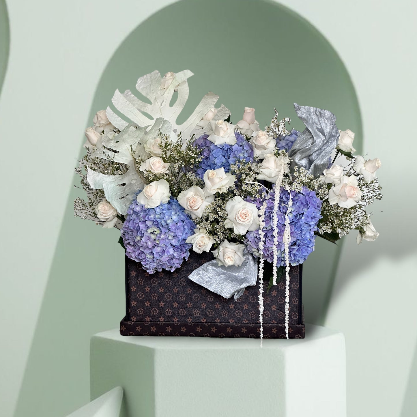 Dream Land Luxury Box Bouquet