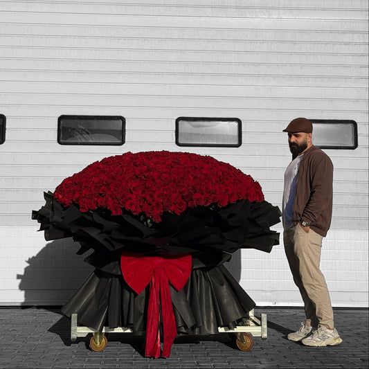 Grand Valentine’s Red Roses